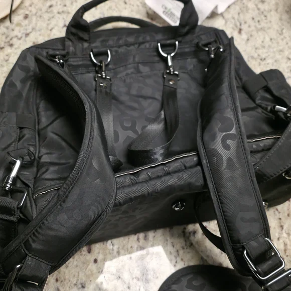 Ju-Ju-Be Black Leopard Baby Bag - Picture 4 of 6